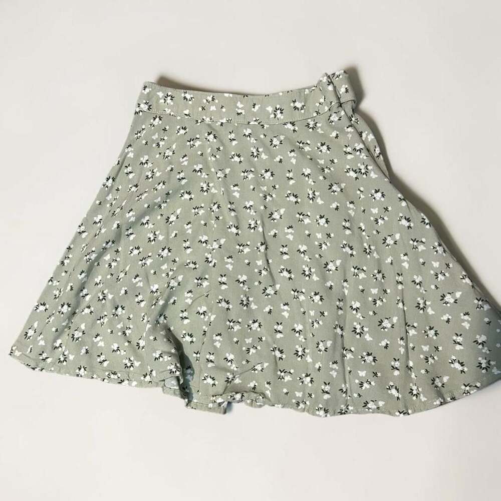Hollister Ultra High-Rise Floral Mini Skater Skirt XS